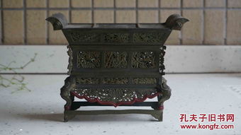 晚清镴制花鸟瑞兽纹满工供台 小供桌 工艺繁复,品相完整,可置于神佛观音财神以及佛龛的前面,十分豪华,乃此类器物的精品